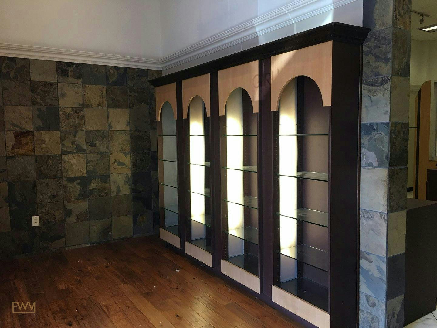 1,368 Sq Ft Salon and Retail Space in Huntington Beach — 2