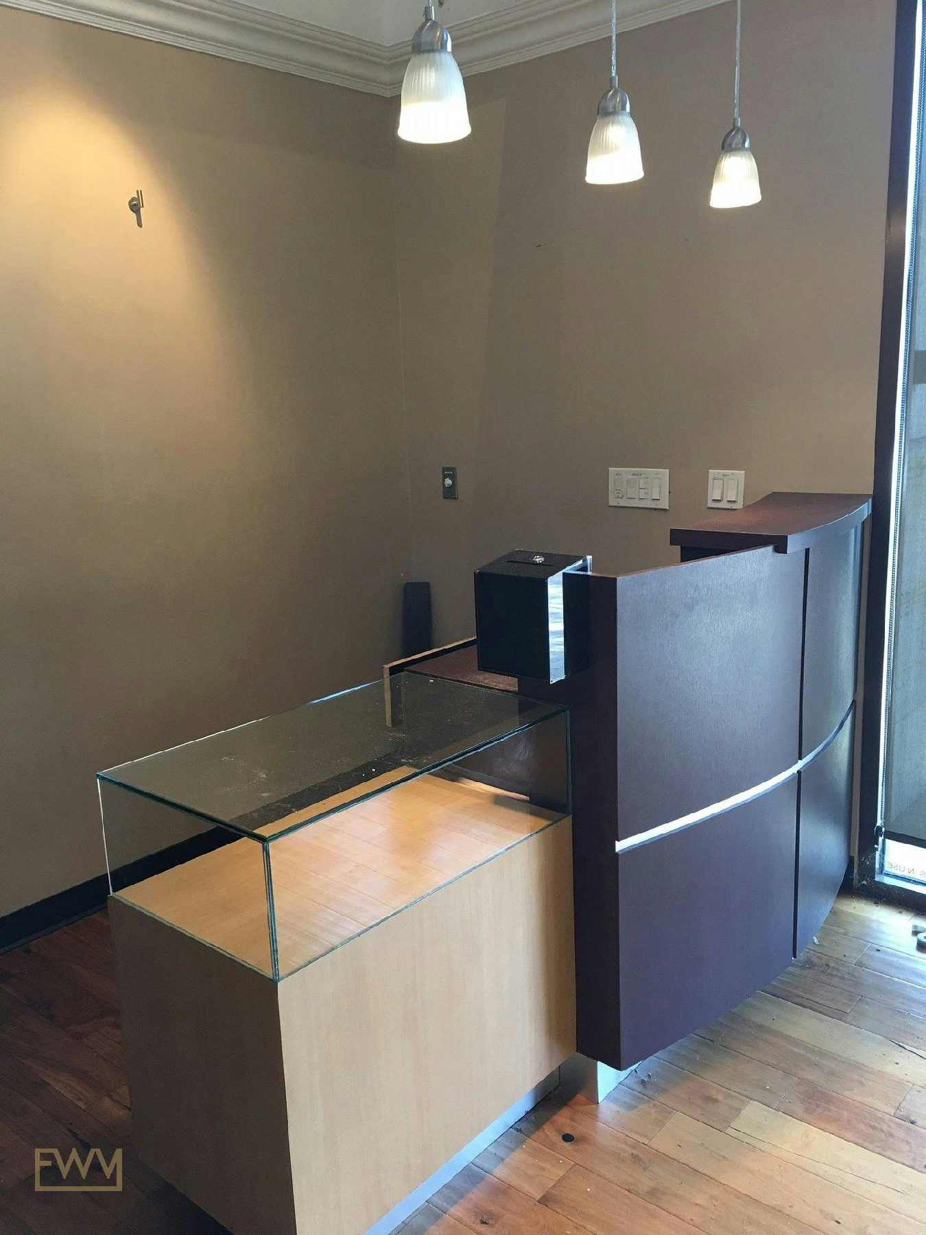 1,368 Sq Ft Salon and Retail Space in Huntington Beach — 4