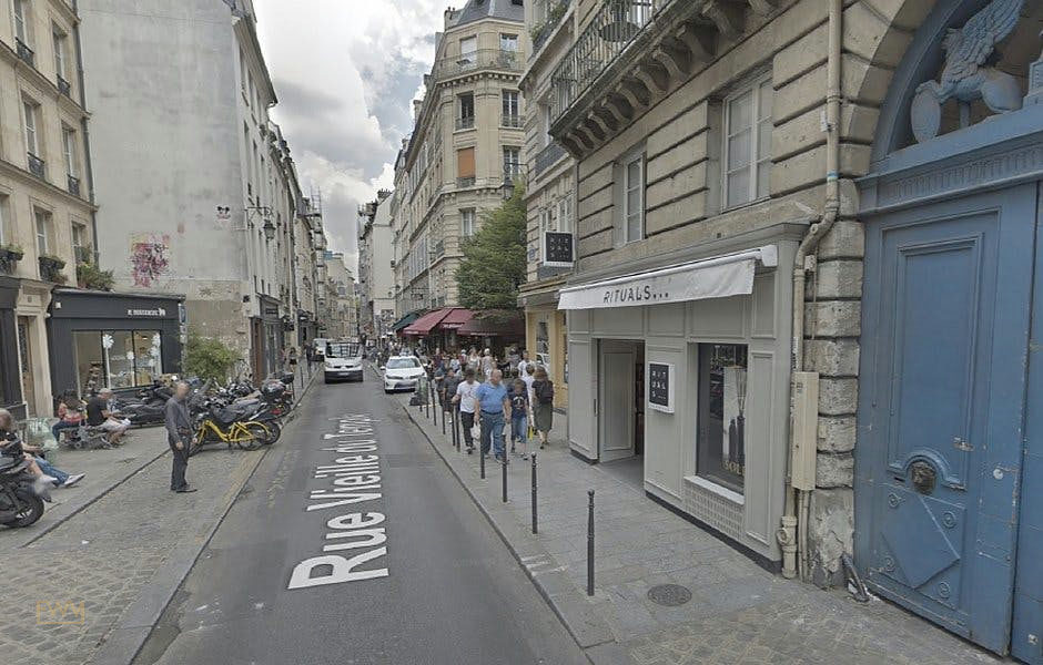 Boutique for Rent on Rue Vieille-du-Temple, Paris