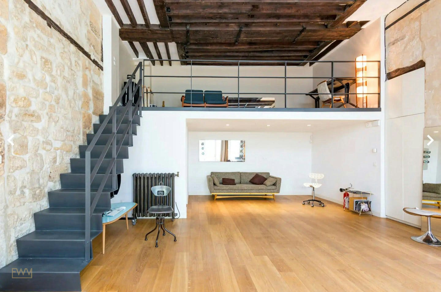 Showroom in Historic Building Near Montorgueil, Paris — 3