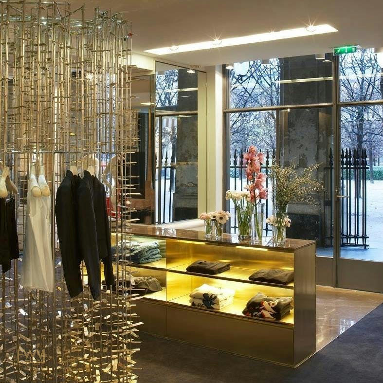 Stunning 204 sqm Shop at Jardins du Palais Royal Paris — 2